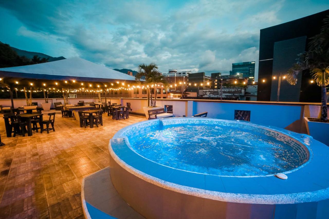 Tik By Bernalo Hotels Medellín Exteriör bild